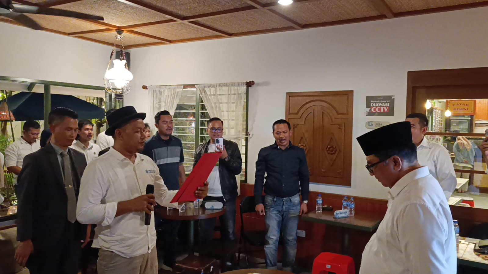 Puluhan Advokat Deklarasi Dukung Pasangan Syakur Putri di Pilkada kabupaten Garut 2024 Deklarasi Advokat dukung di Pilkada 2024