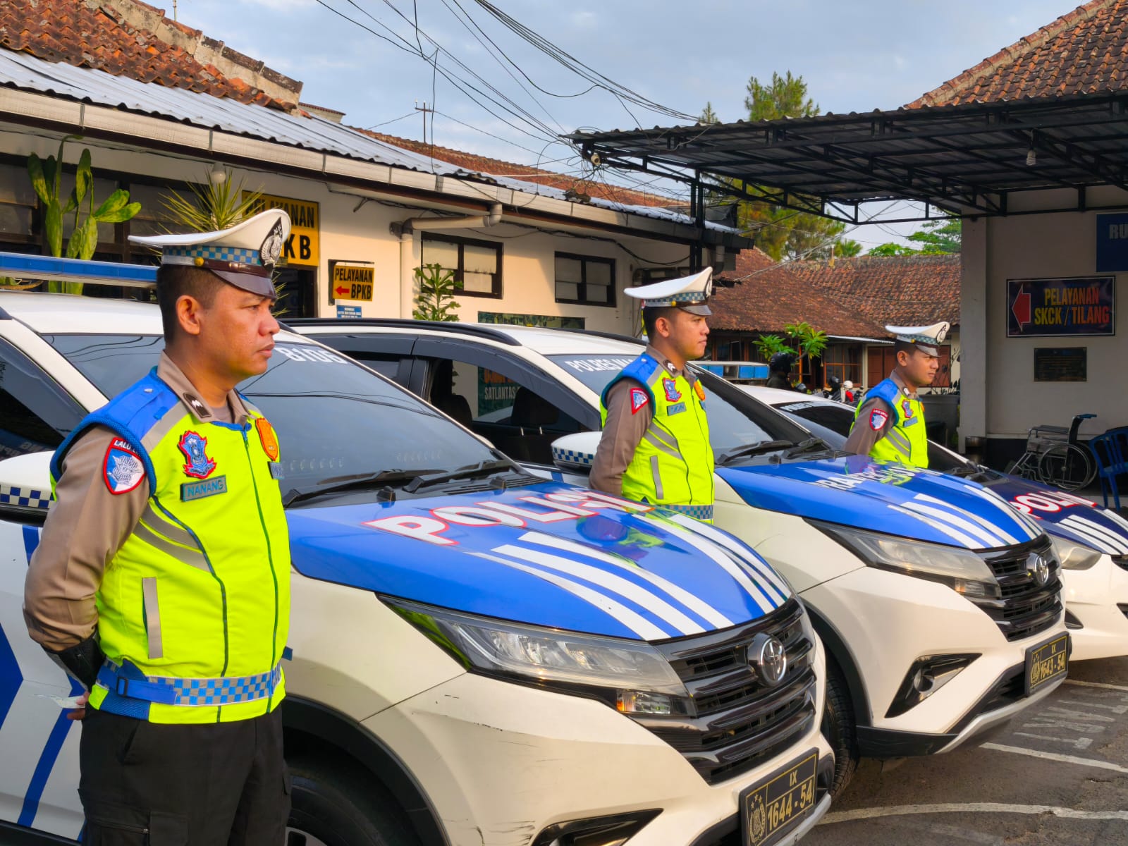Propam Lakukan Pemeriksaan Kendaraan dan Personel Satlantas Polres Magelang Kota dalam Rangka Operasi Zebra Candi 2024