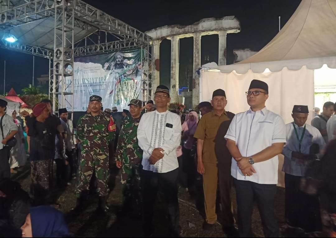 Kasdim 0830/Surabaya Utara Hadiri Puncak Peringatan Hari Santri Nasional 2024 di Tugu Pahlawan Surabaya