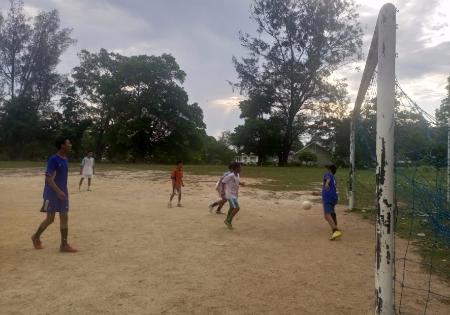 PT Buka LTimahapangan Sepak Bola bagi Anak-Anak Bangka Barat: Tempat Lahiran Bibit Unggul