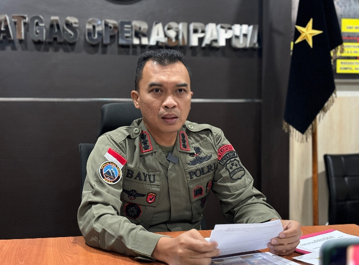 Satgas Ops Damai Cartenz-2024 Tangkap DPO KKB Puncak Atas Nama Mairon Tabuni di Bandara Ilaga