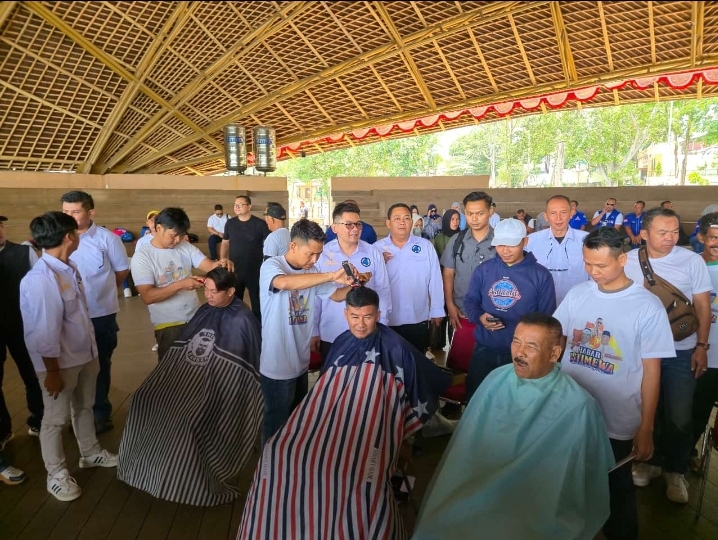 Tukang Cukur Se-Banyuresmi Kabupaten Garut Deklarasi Dukungan Untuk Dedi Mulyadi – Erwan Setiawan 