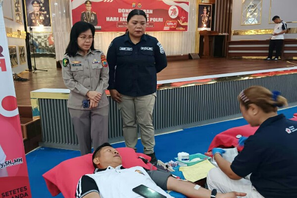 Bidhumas Polda Sulut Gelar Aksi Donor Darah, Meriahkan Hari Jadi ke-73 Humas Polri