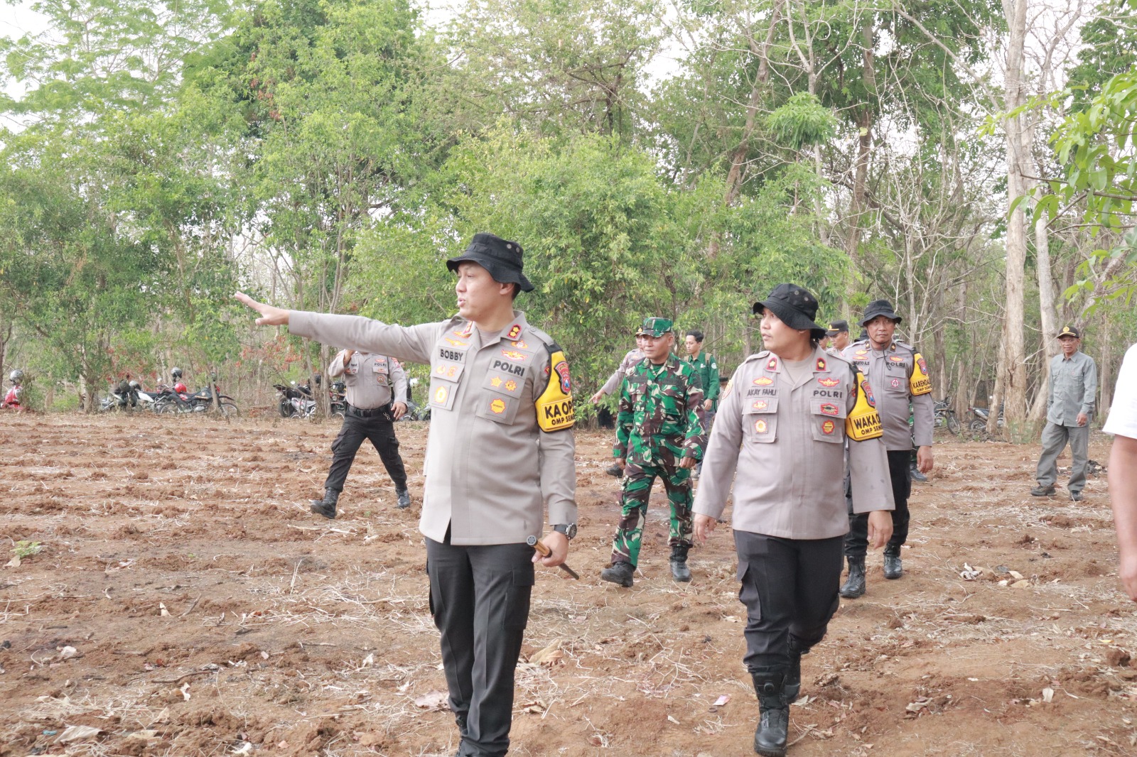 Dukung Asta Cita Polres Lamongan Manfaatkan Lahan Tidur di Desa Wanar untuk Ketahanan Pangan Nasional
