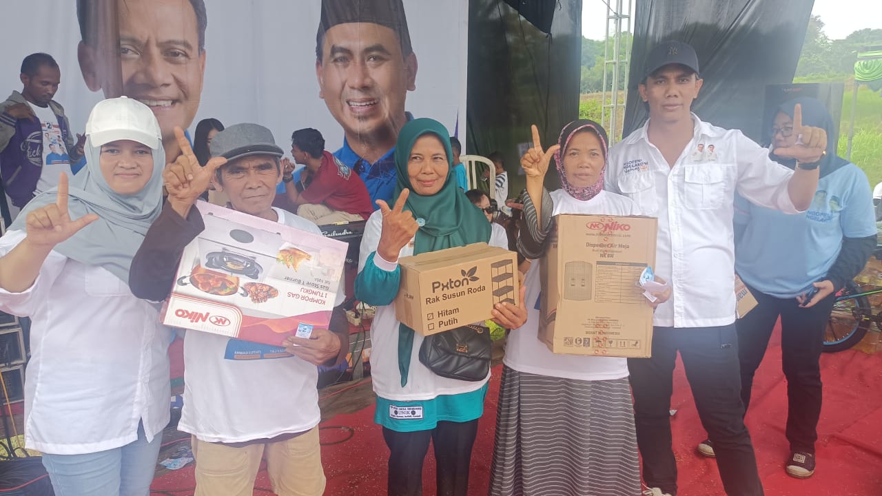 Antusias Warga Kecamatan Beringin Dapil 3 Senam Pagi Lapangan Sendang Kabupaten, Semarang Paslon 02 Gubernur Jawa Tengah