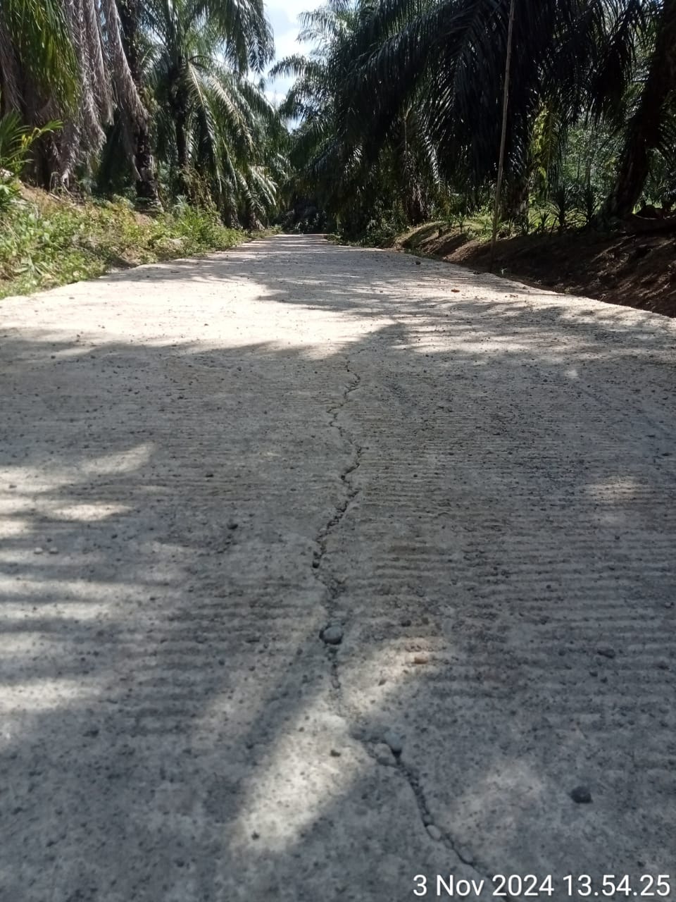 Jln Rabat jurusan Simpang Gomburan Godang-G.Manaon II Yang Baru Dibangun Sudah Rusak!!!
