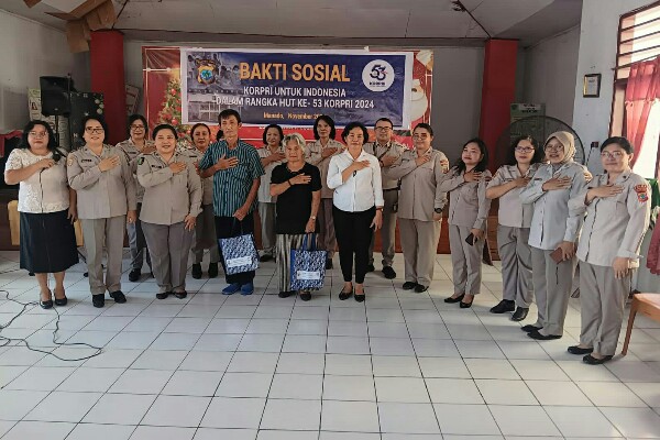 Sambut HUT ke-53 Korpri, PNS Polda Sulut dan Jajaran Laksanakan Baksos dan Bakkes di Panti Senja Cerah