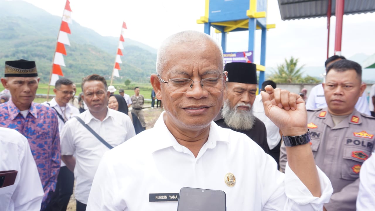 Bencana Akibat Cuaca Ekstrem di Garut, BPBD Kerahkan Alat Berat untuk Pembersihan Jalan* _Sekda Nurdin Yana meminta para camat agar tidak meninggalkan wilayahnya_