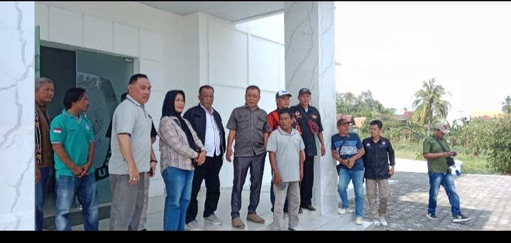 Ada Apa Dengan KPU Pesawaran terkesan lambat Berikan Jawaban Ke Bawaslu terkait ijasah Cabup Nomor urut 01 Aries Sandi 