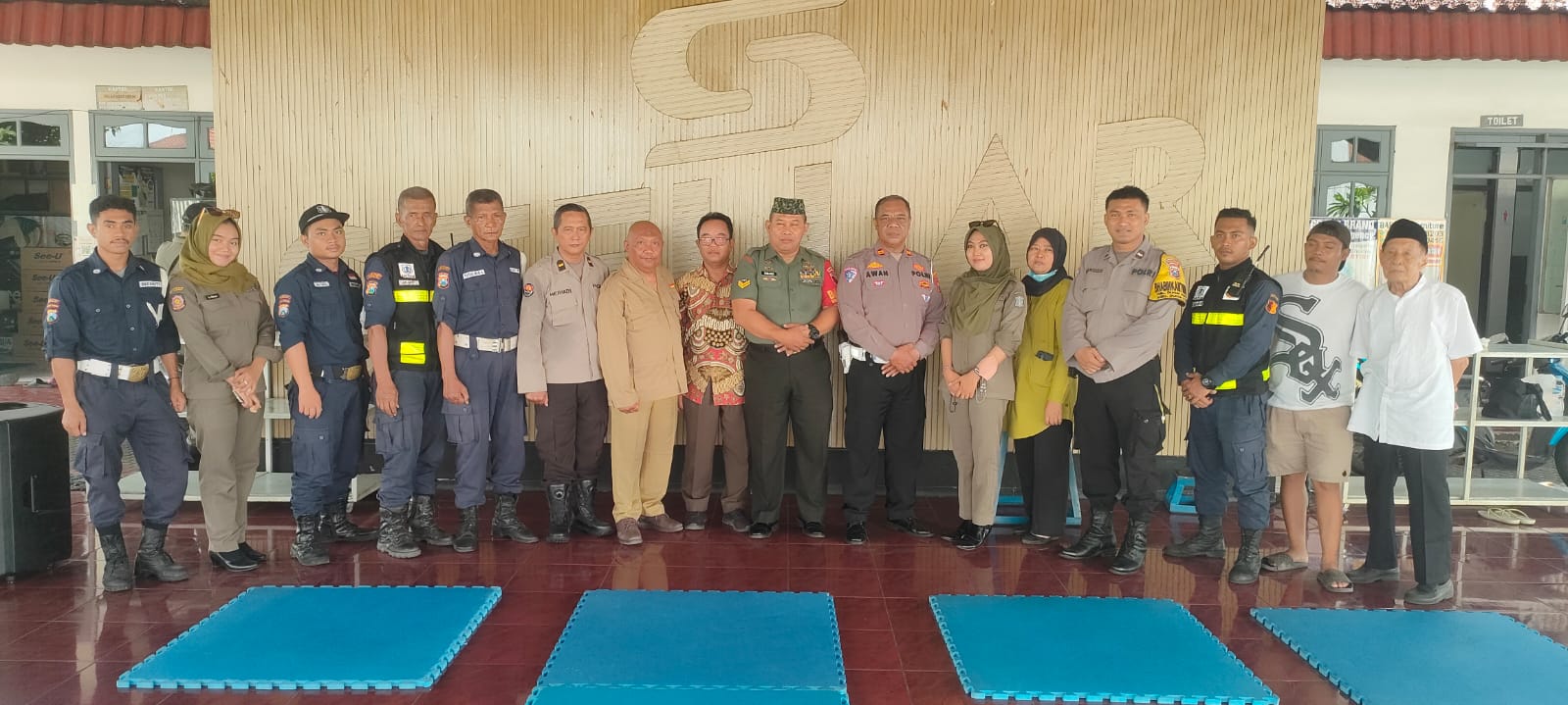 Polsek Dukuh Pakis gelar Jum’at Curhat di Pendopo RW.5
