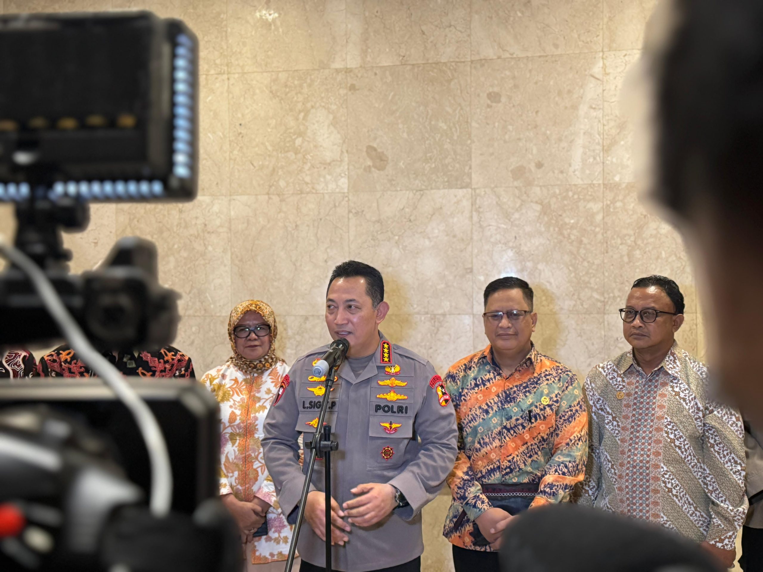 Kapolri Apresiasi Dedikasi Kompolnas 2020-2024, Sambut Hangat Komisioner Kompolnas 2024-2028