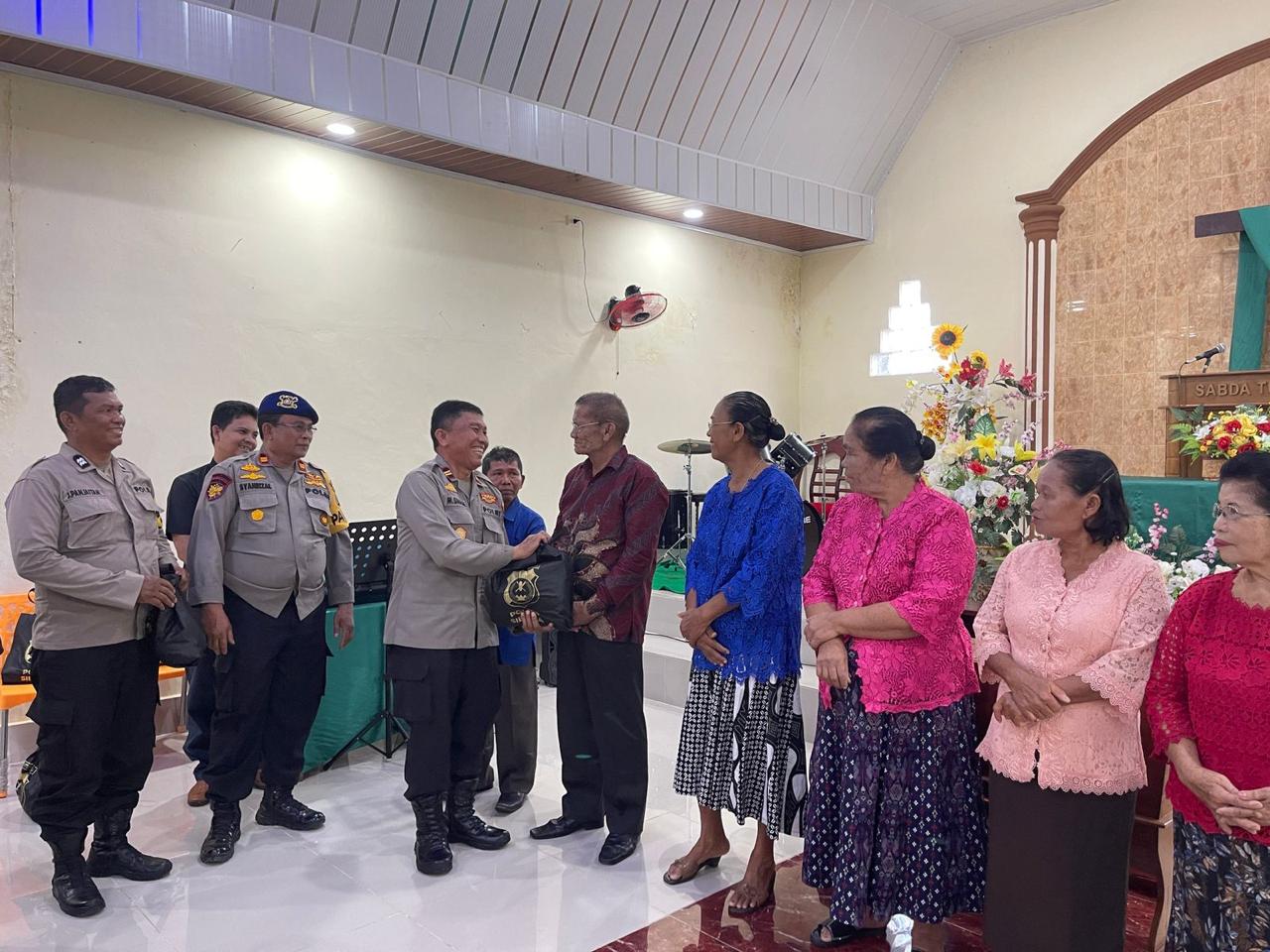 Jaga Sitkamtibmas, Polres Sibolga Sampaikan Pesan Kamtibmas Di Gereja Methodist Sibolga