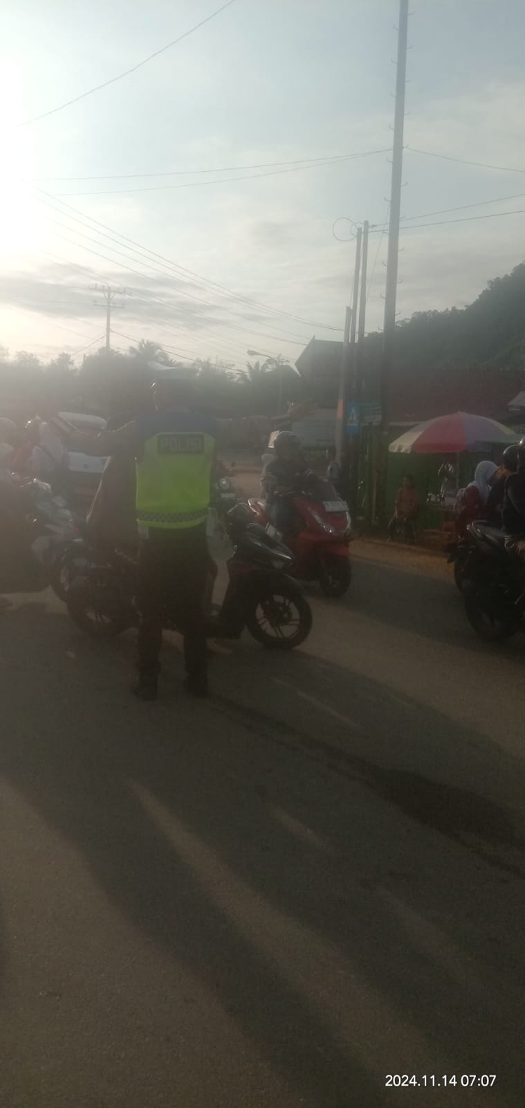 Polres Tapteng Melaksanakan Keamanan Dijalan Raya Simpang Jalan Sibuluan Nalambok 