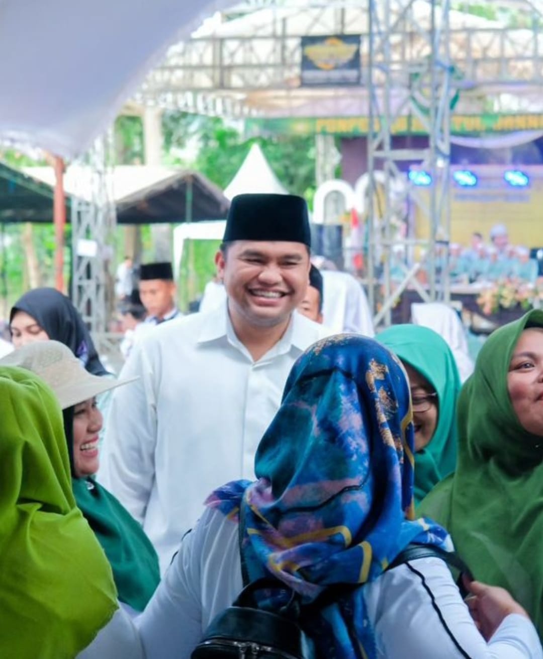 Calon Wakil Bupati Nomor Urut Dua, M. Ibnu Hajar (Gus Hajar), Hadiri Pengajian KH. Anwar Zahid di Desa Ujungwatu, Donorojo