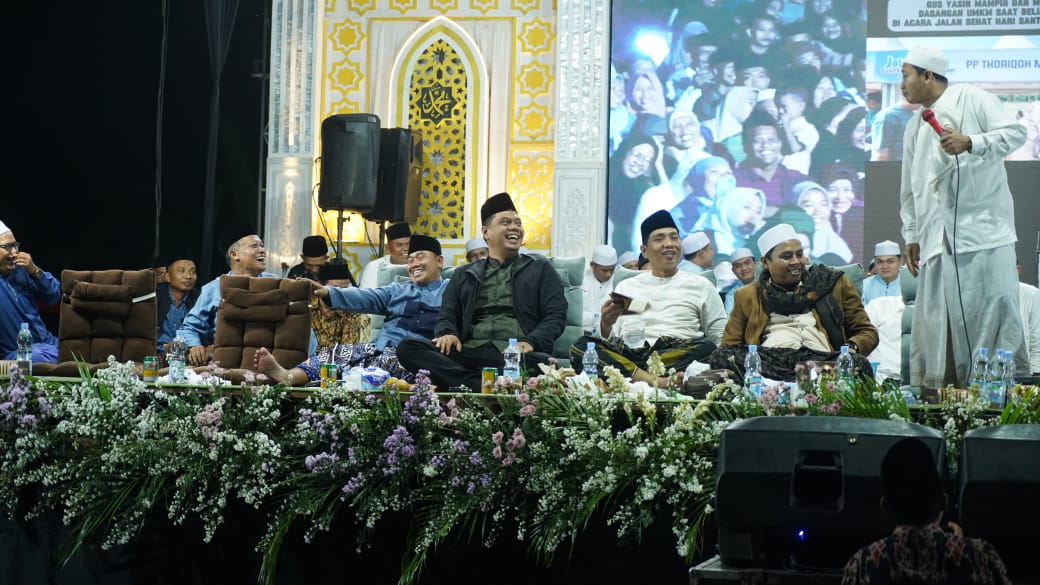 Dihari Santri Ribuan Warga Pecangaan Mendoakan Witiarso Utomo Menjadi Bupati Jepara.