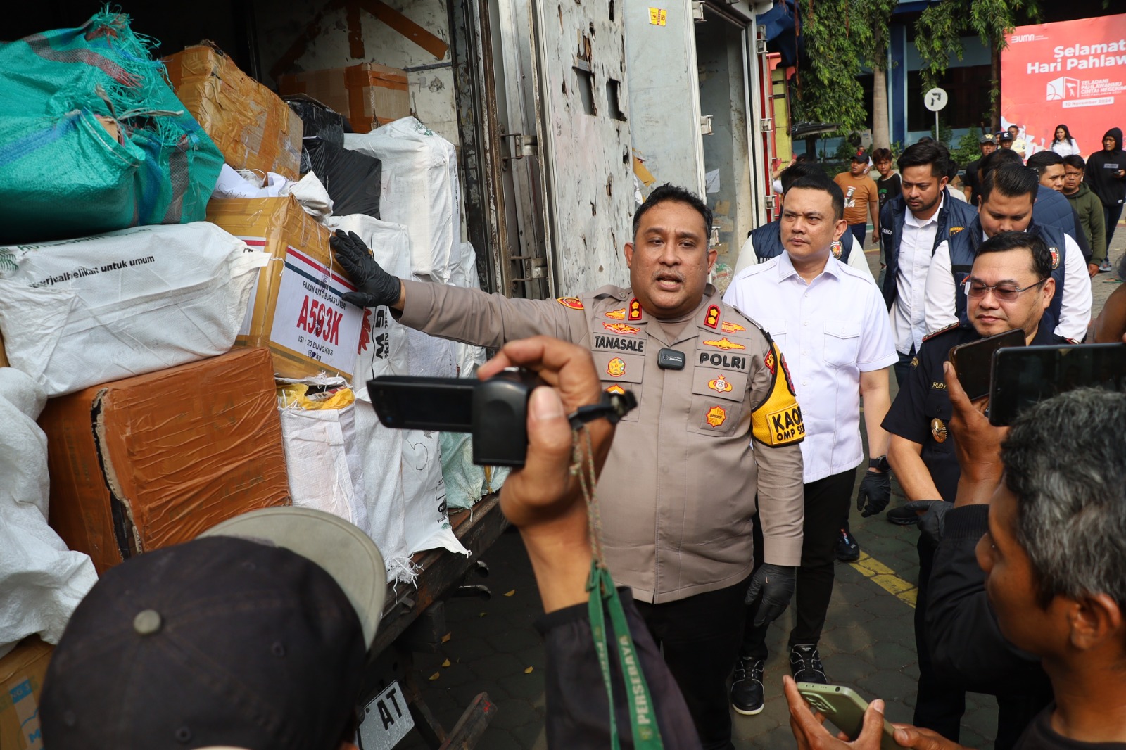 Polres Pelabuhan Tangjungperak Beberkan Modus Pelaku Penyelundupan Rokok Ilegal yang Rugikan Negara Milyaran Rupiah