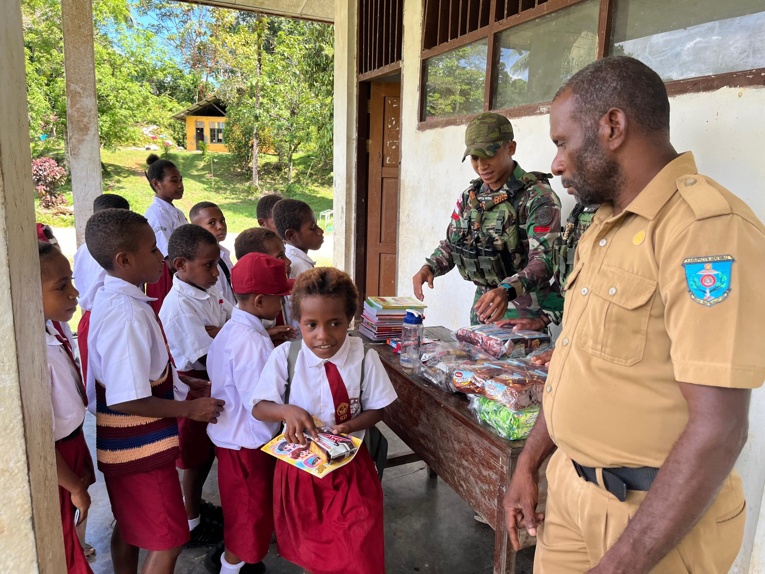HABEMA’S DISTRIBUTED STATIONERIES WERE WELCOMED HAPPILY BY MUPAS CHILDREN