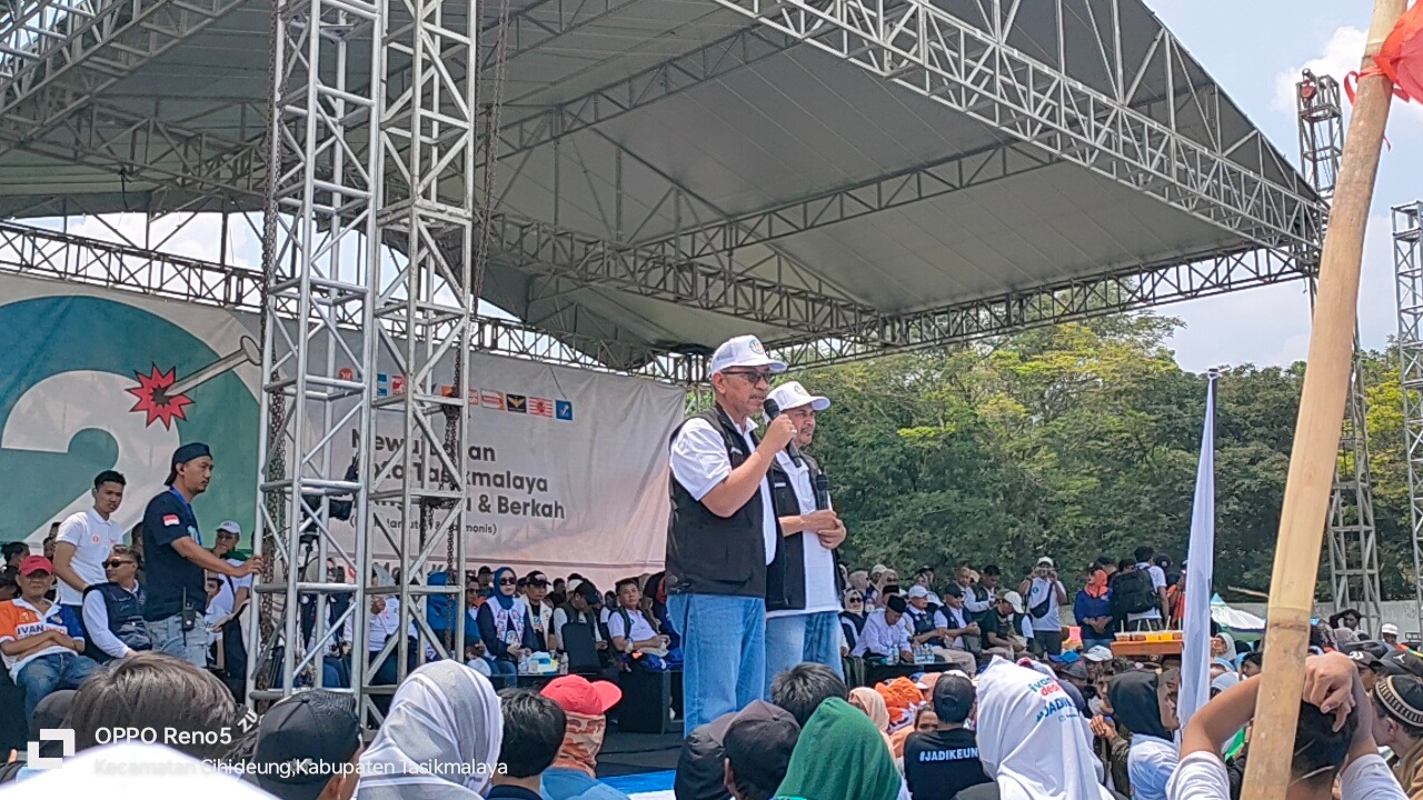 Kampanye Terbuka Pasangan Ivan Dede Nomor Ururt 02 sangat meriah, “Dihadiri Artis Nasional”