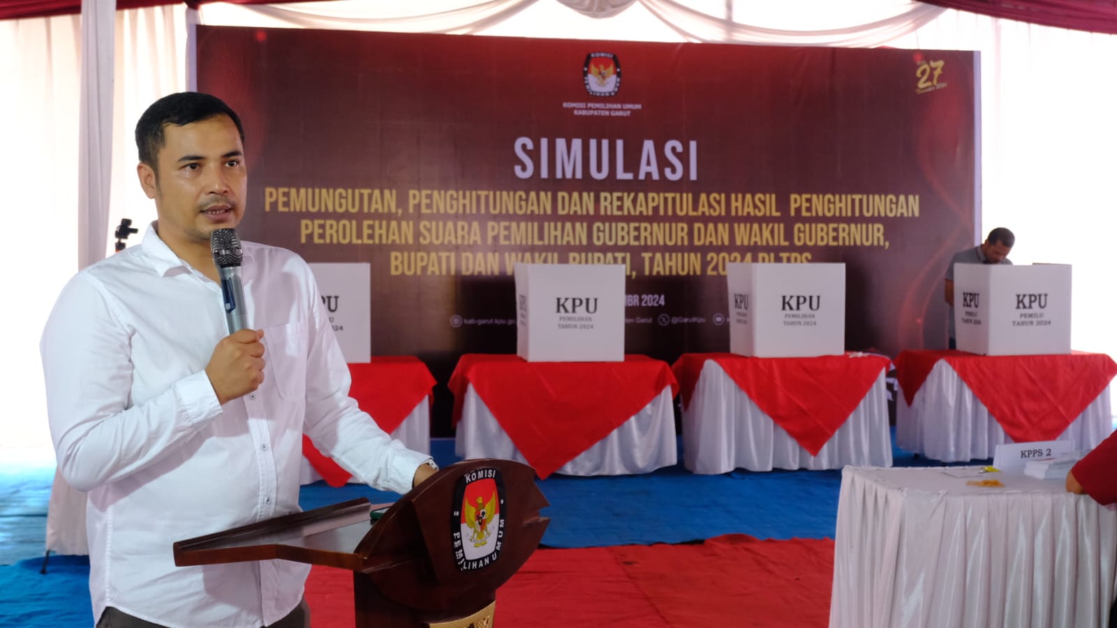 KPU Garut Gelar Simulasi Pemungutan dan Penghitungan Suara Pilkada 2024 di TPS 9 di Desa Langensari