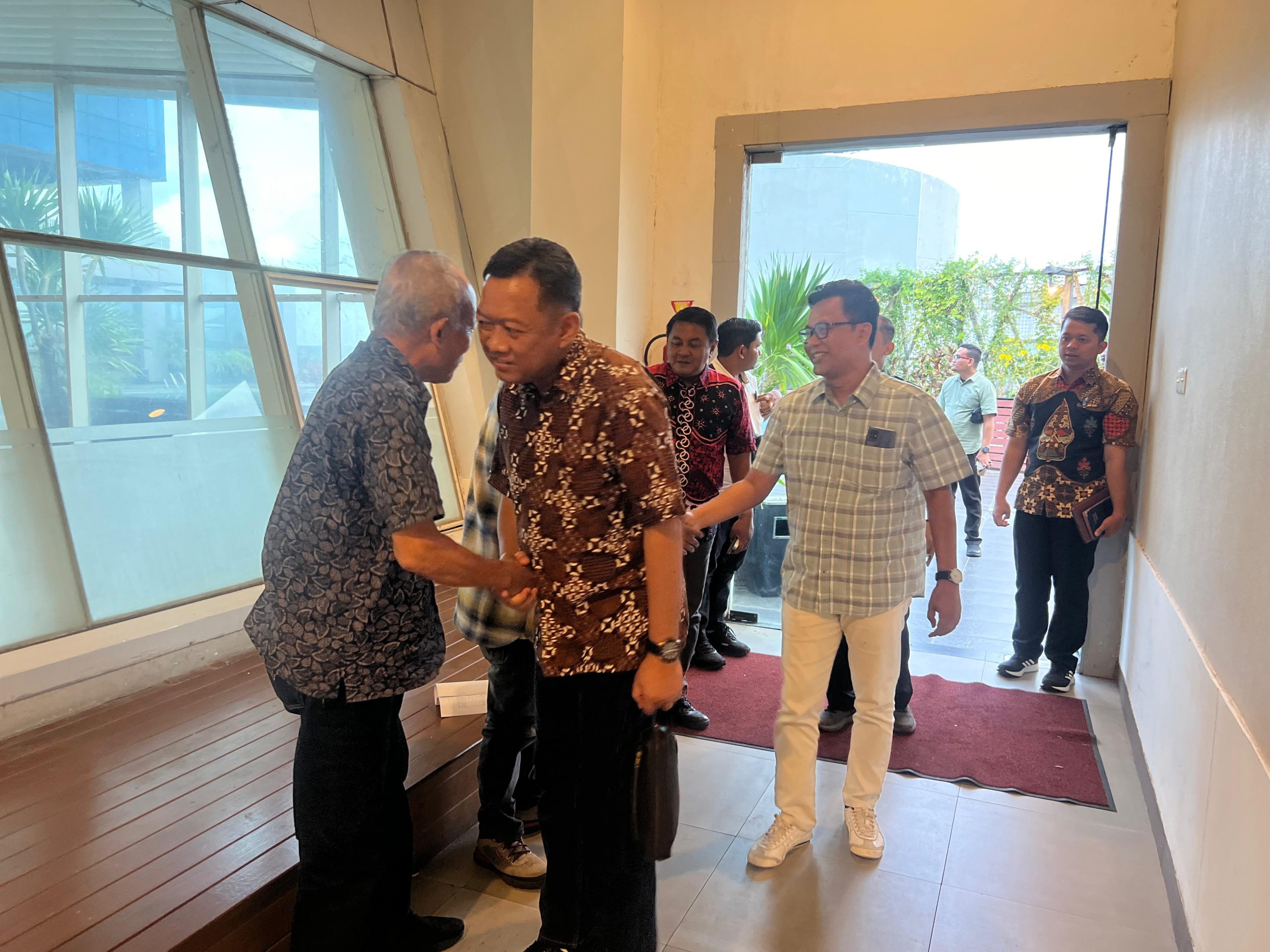 Pj. Walkot Hadiri Pembahasan RAPBD TA 2025