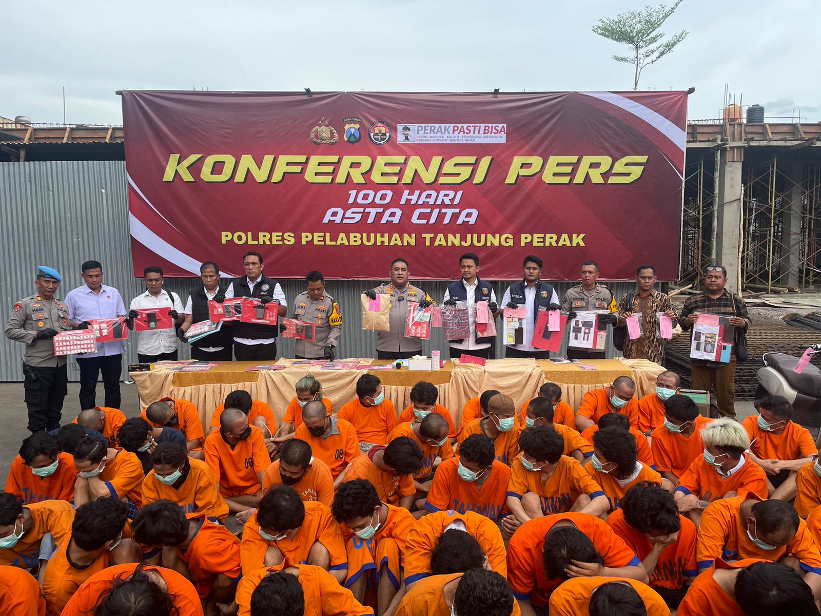 Polres Pelabuhan Tanjung Perak Berhasil Ungkap 59 Kasus Narkoba, 66 Tersangka Diamankan.