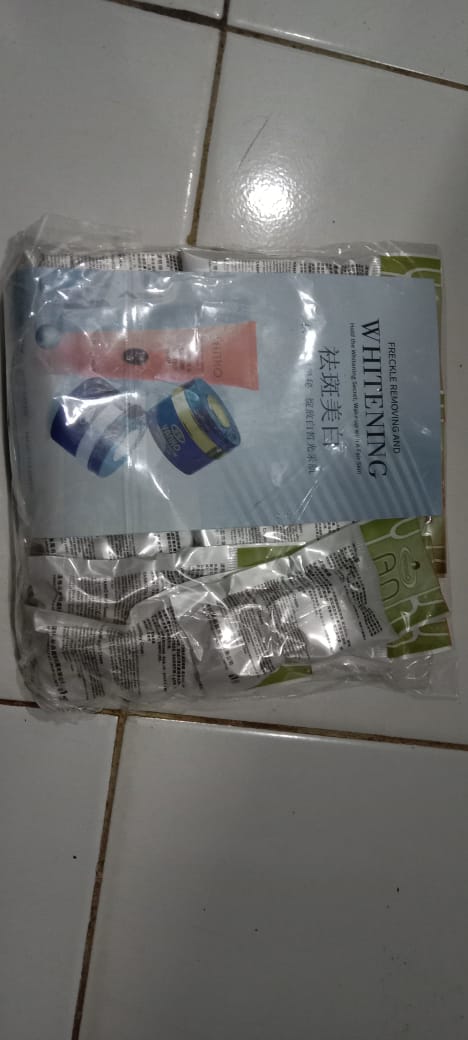 Satgas Pamtas Yonarmed 11 Kostrad Gagalkan Penyelundupan 960 Kosmetik Ilegal di Dermaga Bambangan