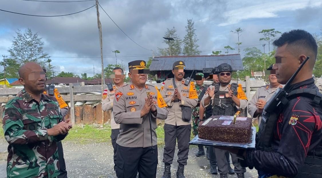 HABEMA MARINES HAPPILY WELCOMED THE YAHUKIMO REGIONAL POLICE MEMBERS