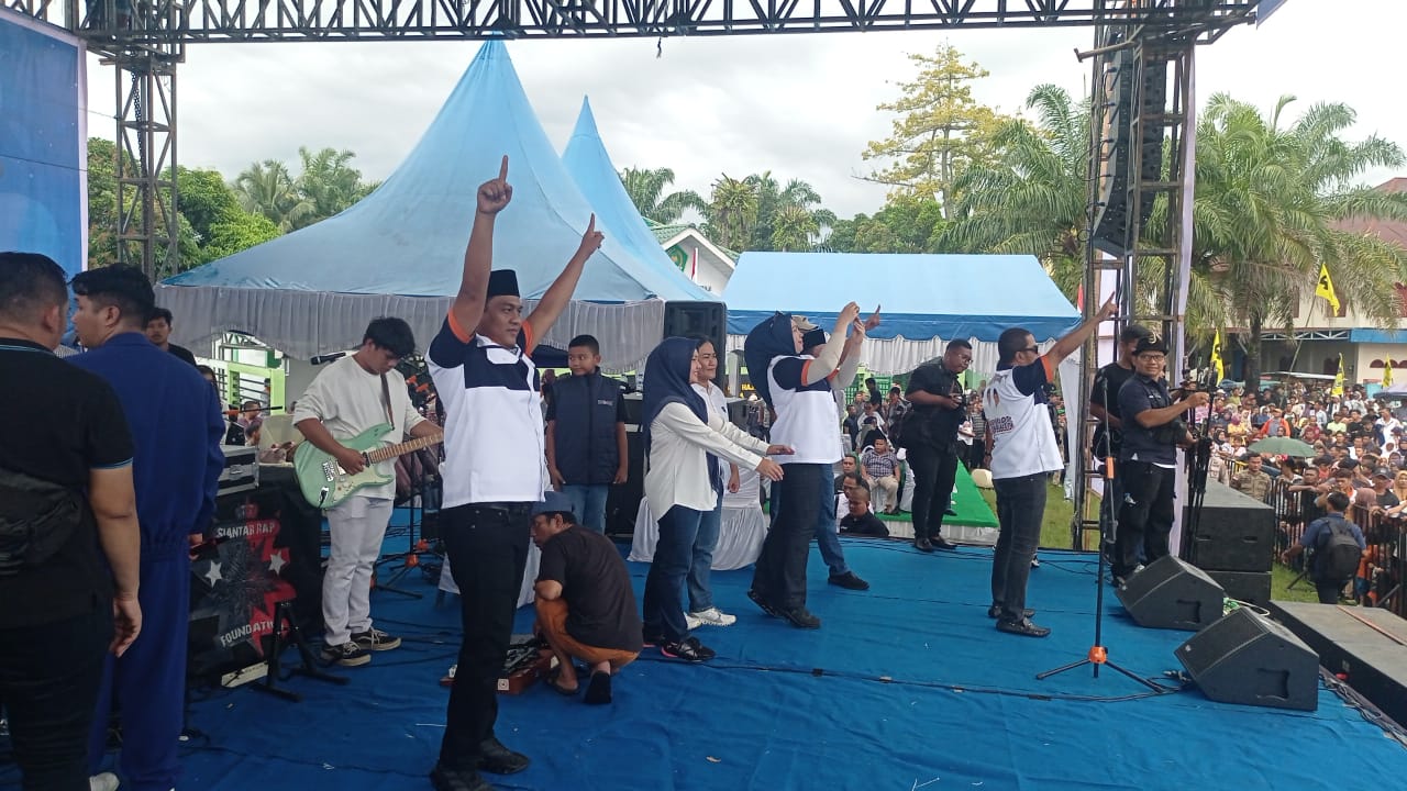 Kampanye Akbar Paslon Khairul Kiyedi Pasaribu – Darwin Sitompul (Kedan) dihadiri Ribuan Massa Pendukung.