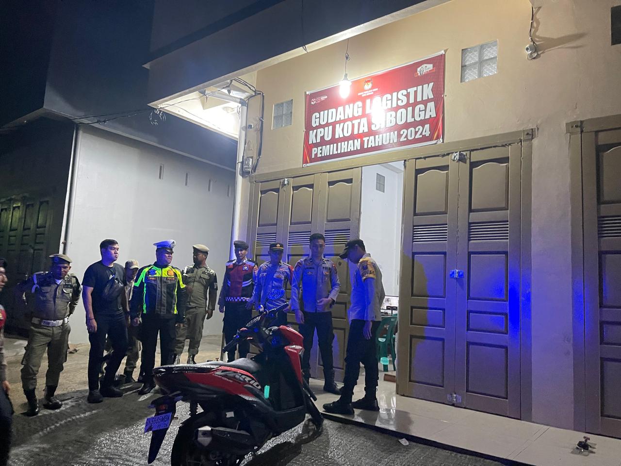 Pastikan Kota Sibolga Kondusif, Polres Sibolga Dan Instansi Terkait, Melaksanakan Patroli Tiga Pilar Dan Razia