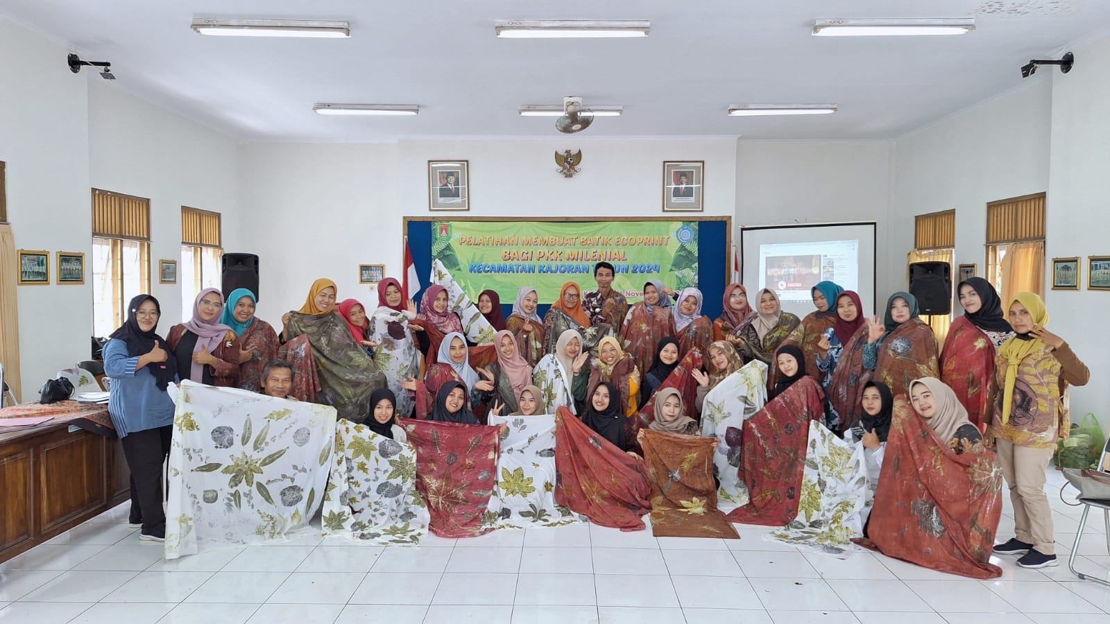 PKK Milenial Magelang Didorong Berwirausaha melalui Batik Ecoprint