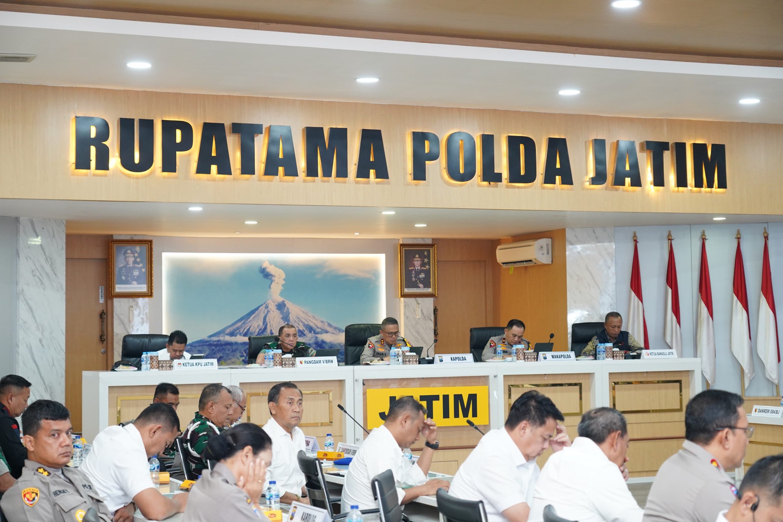 Vicon dengan Kapolri, Pangdam Brawijaya Komitmen Wujudkan Pesta Demokrasi yang Aman dan Damai