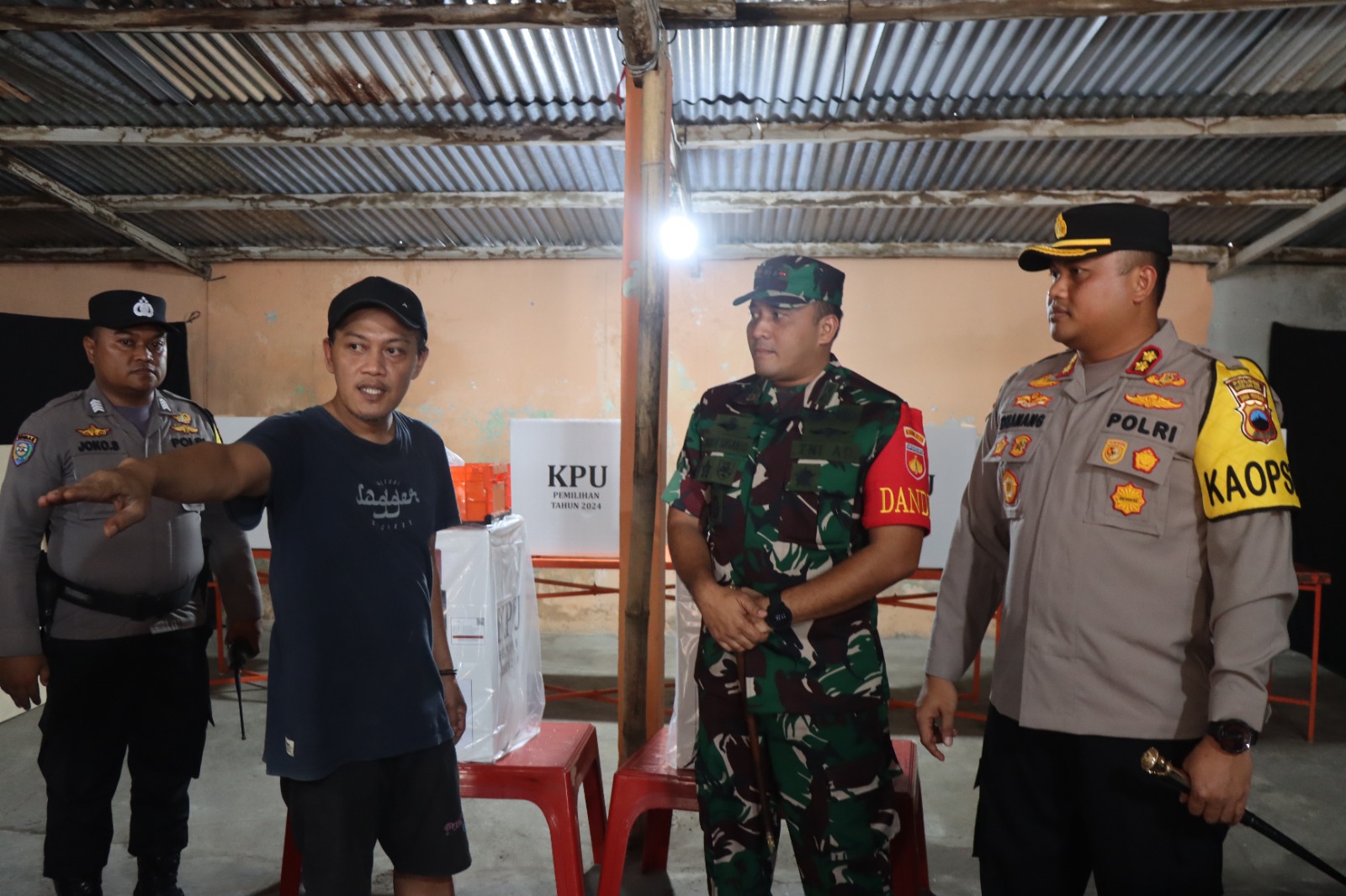 Kapolres dan Dandim Magelang Tinjau Kesiapan Lokasi TPS untuk Pilkada Serentak 2024