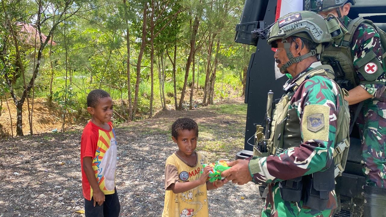 KUASERAMA RESIDENTS WELCOMED HABEMA MARINES’ SOCIAL COMMUNICATION