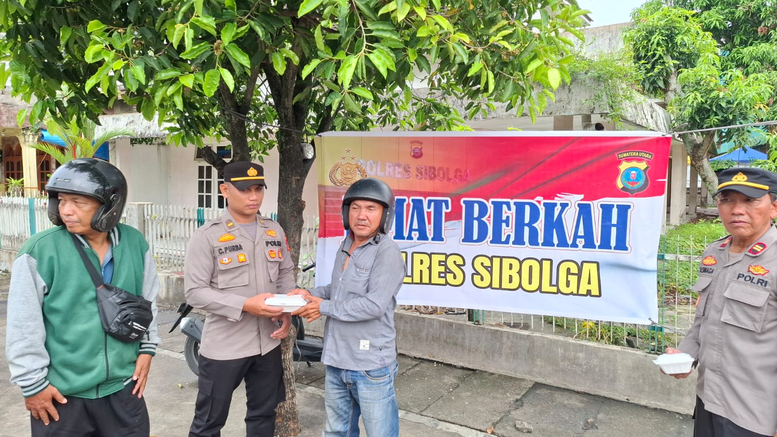 Warga Ucapkan Terima Kasih Kepada Polres Sibolga, Rutin Laksanakan Jumat Berkah