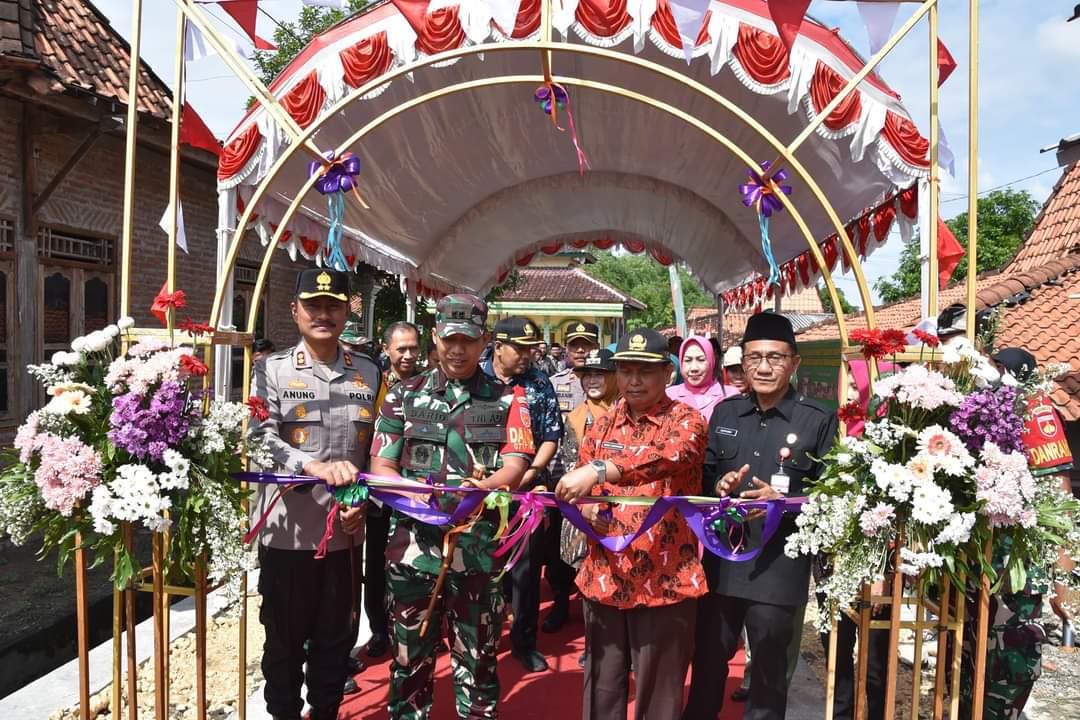 Dandim Grobogan Resmikan Jalan Hasil KBM TNI Tahap VII Tahun 2024 Di Desa Dimoro Toroh