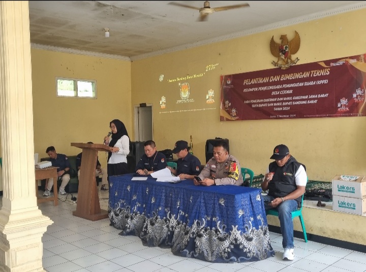 Bintek Pilkada Tahun 2024 Berlangsung di Aula Desa Cijenuk   
