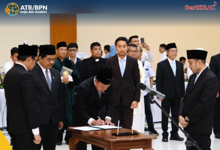 Nusron Wahid Jadi Saksi Pelantikan Pejabat Generasi Pertama di Kantor Komunikasi Kepresidenan