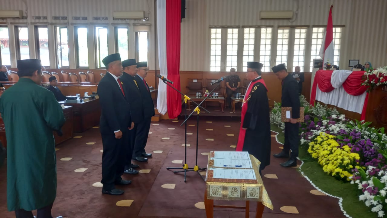 Resmi Dilantik Sebagai Ketua DPRD, Wahyu Widiyatmoko Komitmen Lakukan Pengawasan untuk Membangun Kota Cimahi