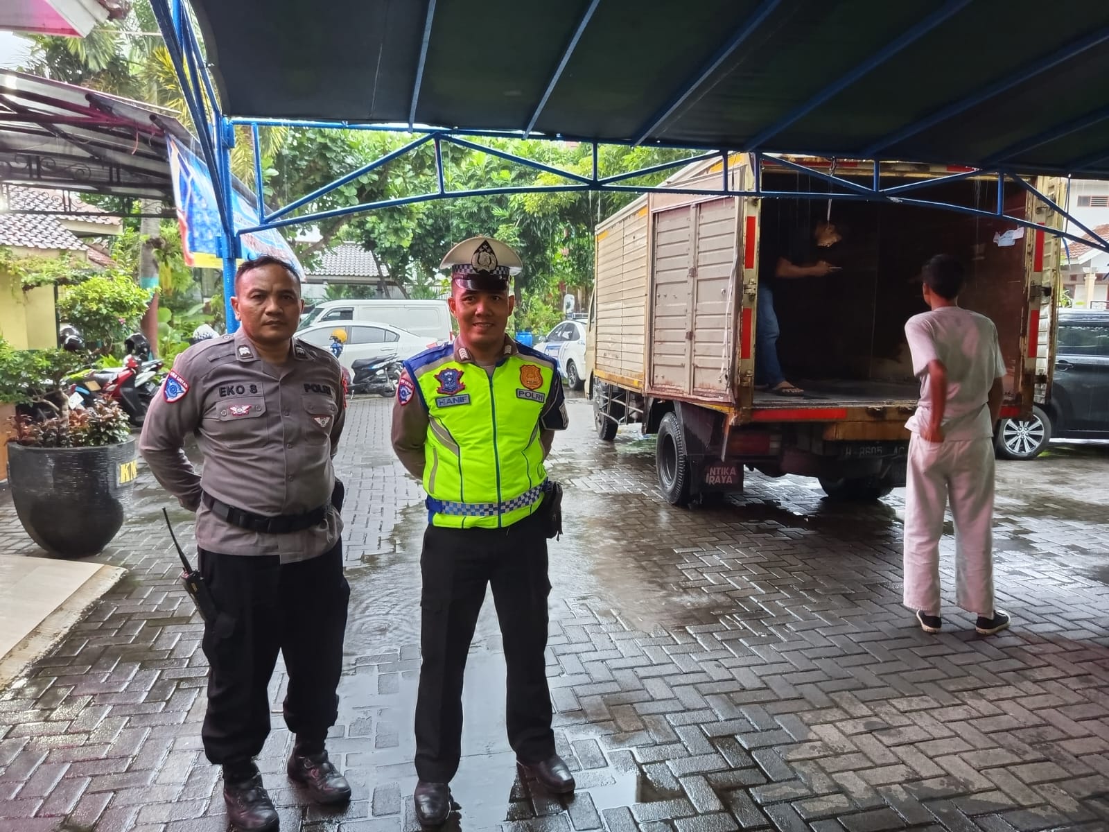 Polres Magelang Kota Kawal Pergeseran Logistik Pilkada ke KPU Kota Magelang