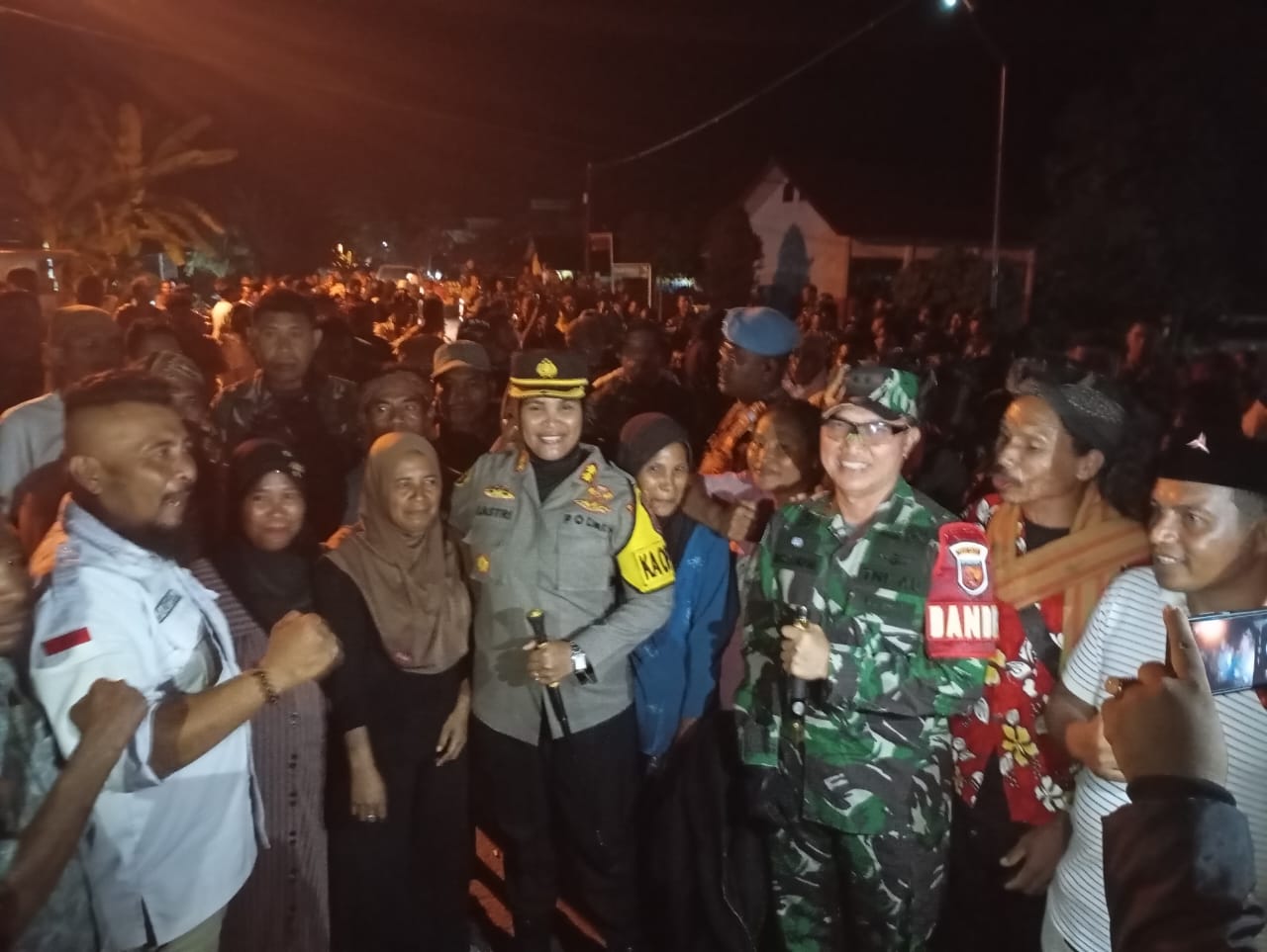 TNI dan Polri Sinergi Amankan Pleno Kecamatan Waelata Secara Kondusif 