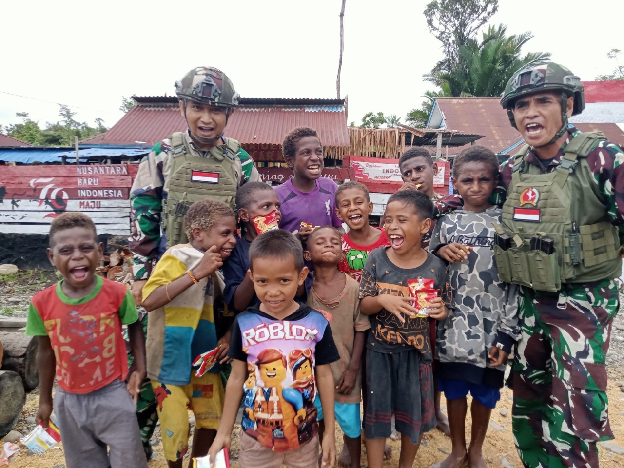 KOMSOS HABEMA DISAMBUT GEMBIRA ANAK-ANAK BATAS BATU