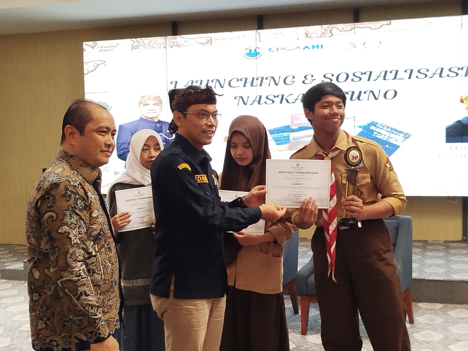 DINAS ARSIP DAERAH KOTA CIMAHI LUNCURKAN LIMA BUKU NASKAH SUNDA KUNO