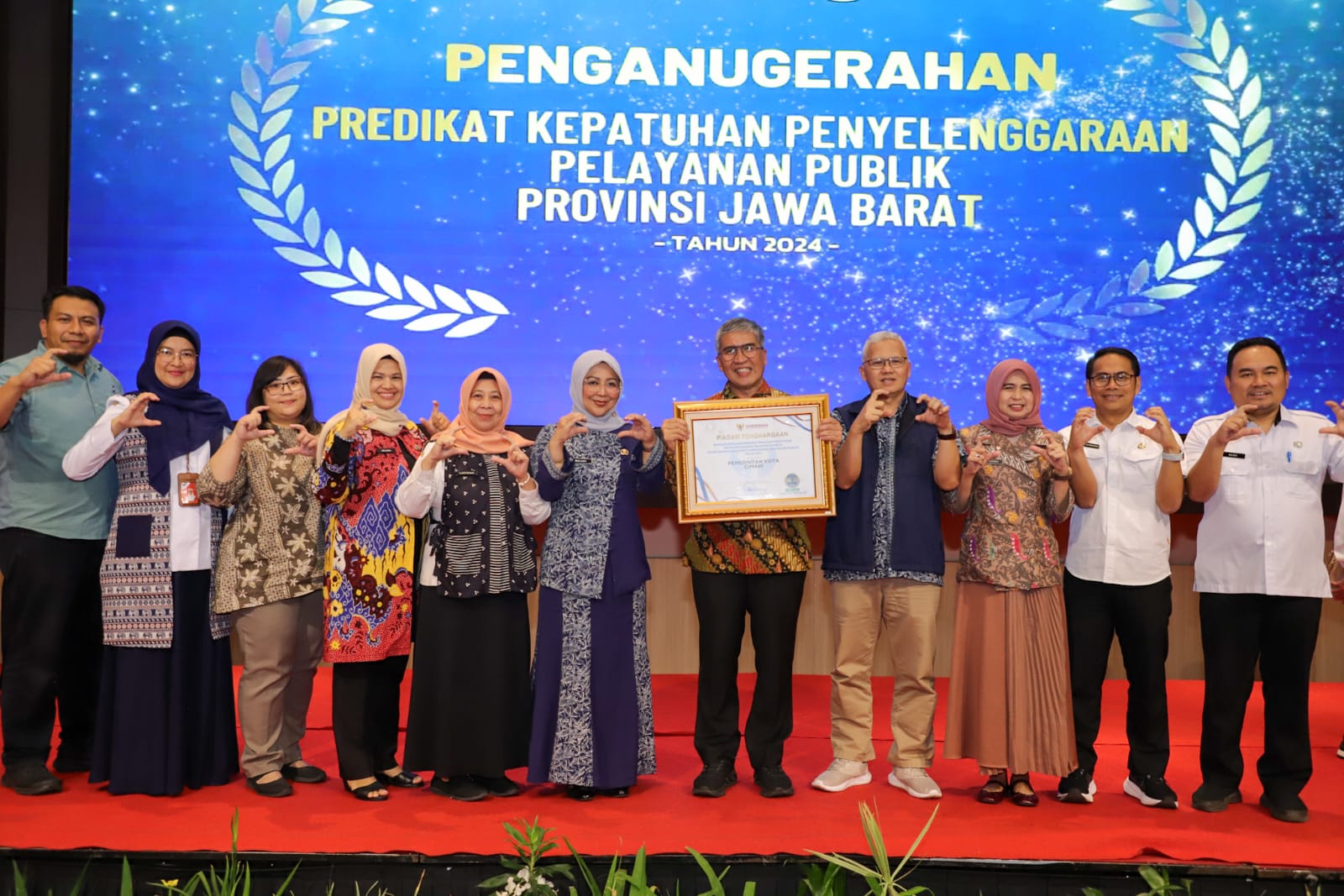 RAIH PREDIKAT PELAYANAN PUBLIKASI TINGGI, PEMKOT KEMBALI MENDAPAT PIAGAM PENGHARGAAN