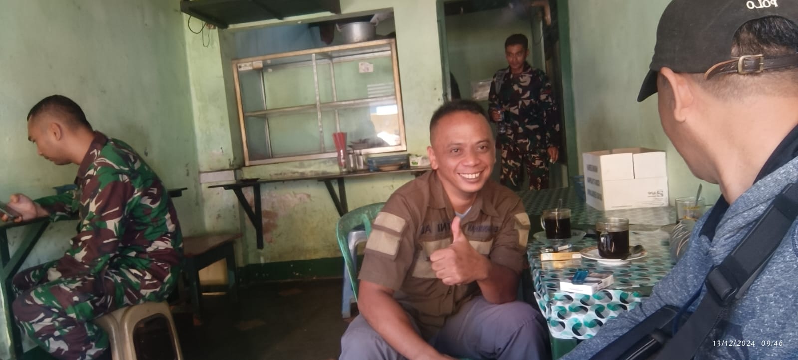 Wartawan mediakompas86.com, Ngopi Bareng dengan Pendim Kodim 0719/Jepara, Serda Eko Kurniawan
