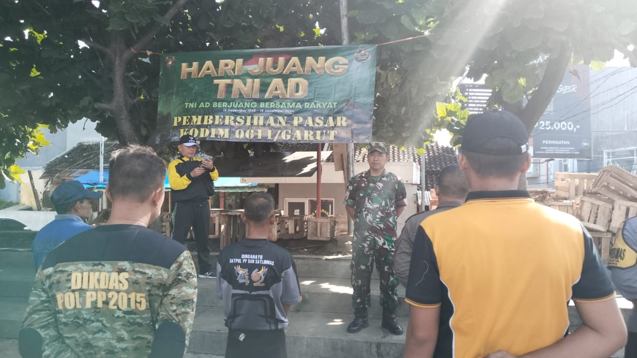 Koramil 1112/Samarang Bersama Masyarakat Gelar Pembersihan Pasar Wisata Samarang Peringati Hari Juang TNI-AD