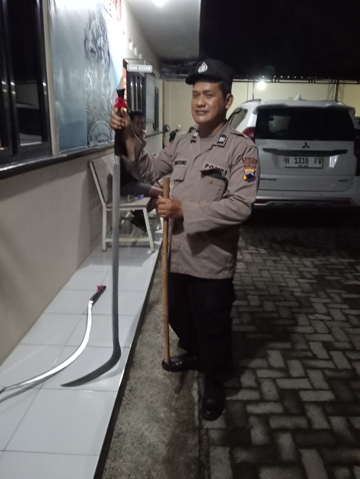 Mobil Tabrak 3 Remaja Berboncengan Bawa Sajam, Polres Semarang Berikan Konfirmasi