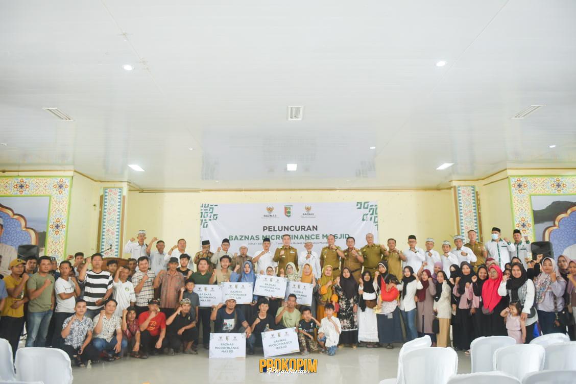 Baznas Pesawaran Salurkan Bantuan Microfinance Masjid Kepada 37 UMKM