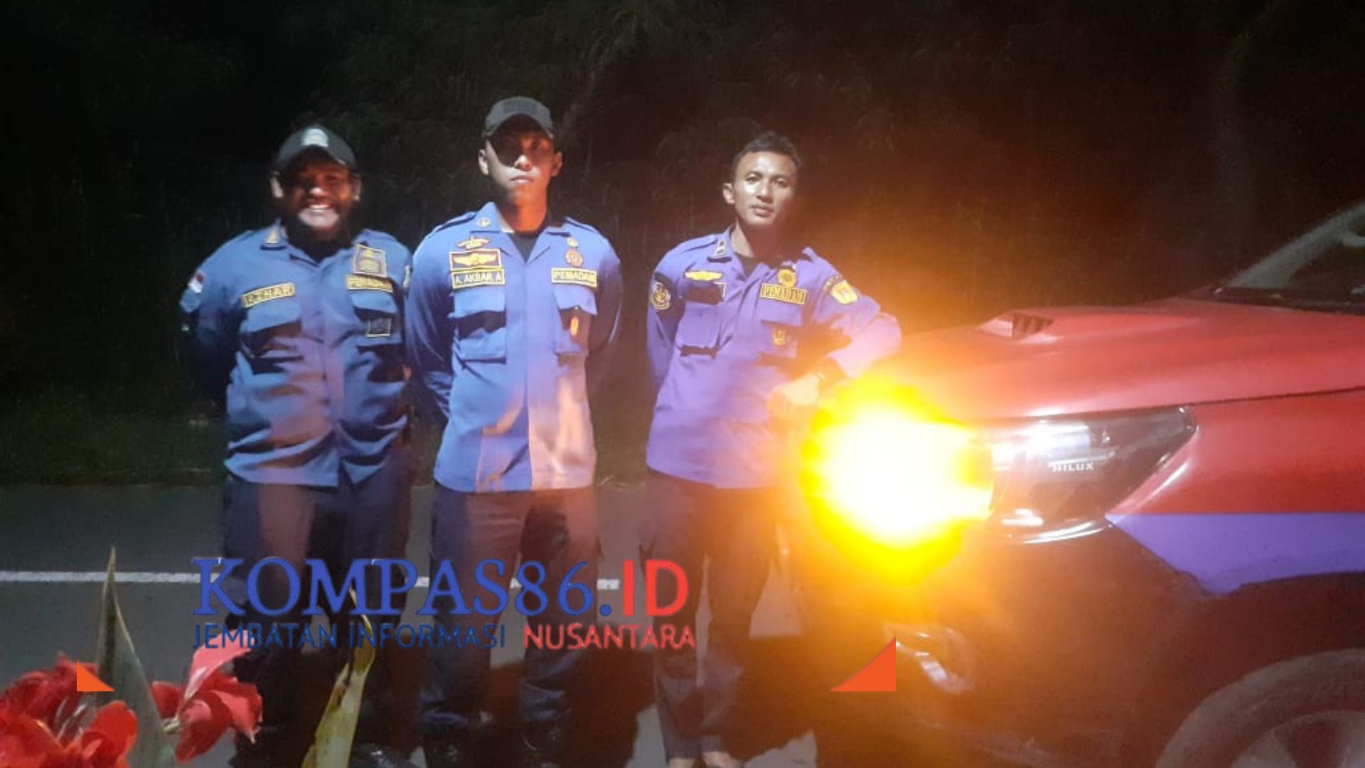 Tim Damkar Kab. Magelang Evakuasi Sarang Tawon Berbahaya di Dusun Karangampel Candimulyo