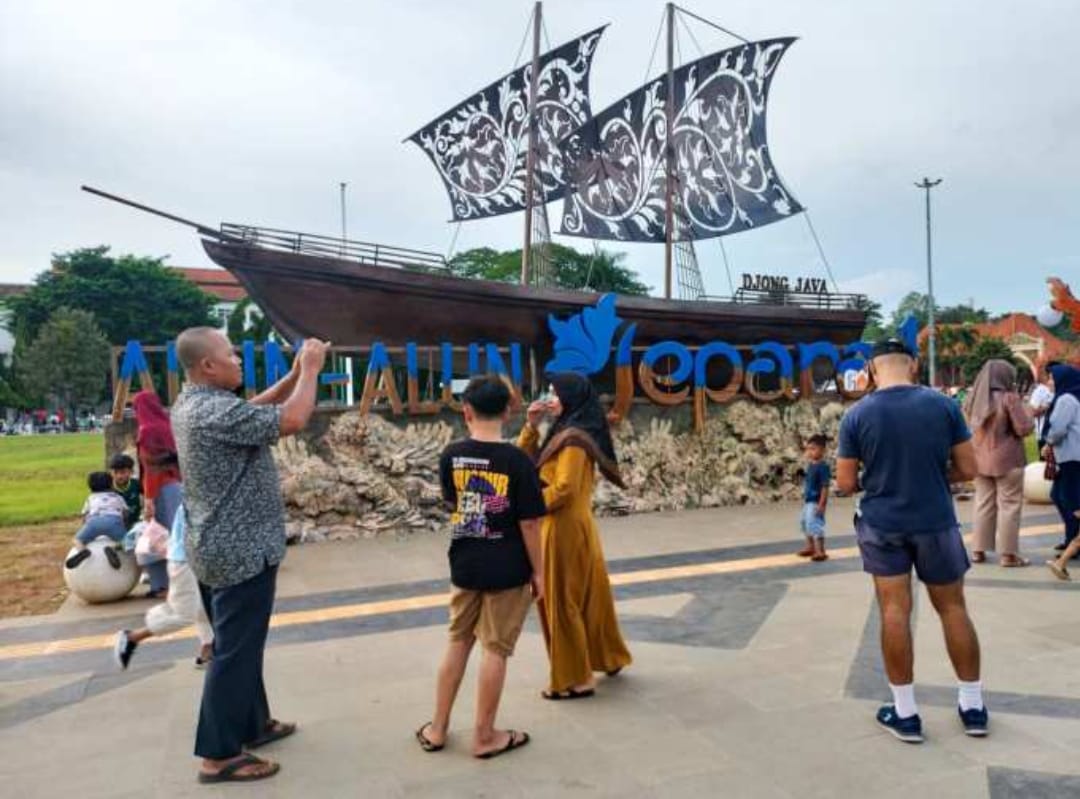 Wajah Baru Alun-Alun 1 Jepara Tampil Lebih Indah dengan Nuansa Budaya