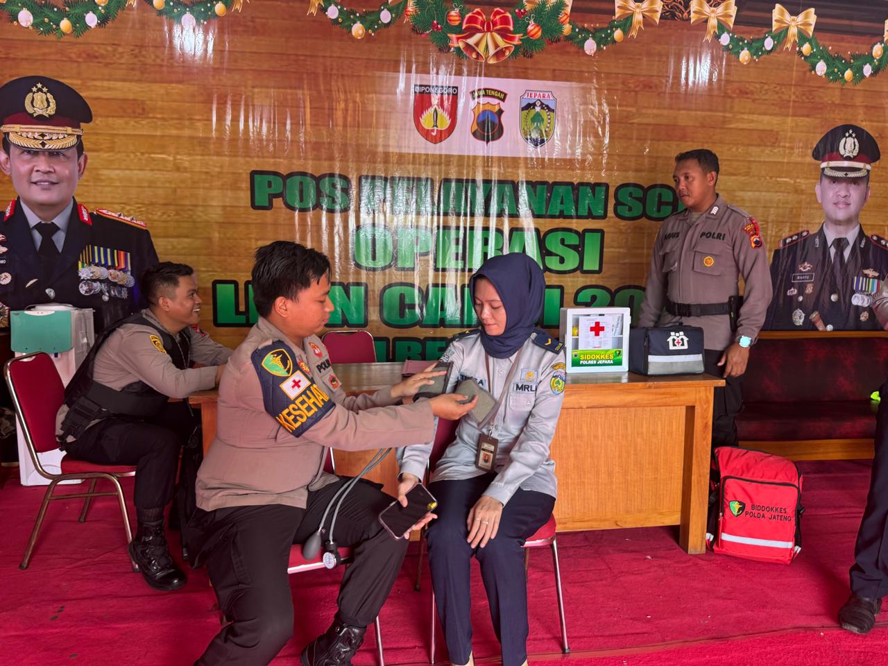 Pastikan Kondisi Prima Saat Ops Lilin Candi 2024, Subsatgas Dokkes Polres Jepara Berikan Layanan Kesehatan